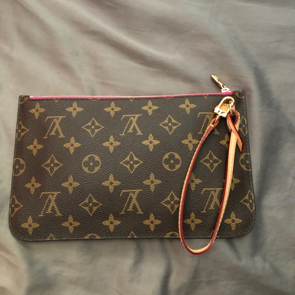 Louis Vuitton Neverfull MM Pouch Pivione